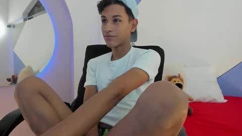 Tashi00 online show from 02-25-26, 09:13