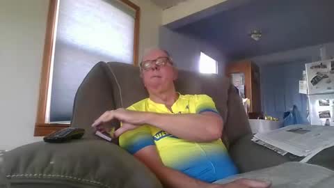 tacrunner66_ online show from 04-19-26, 08:22