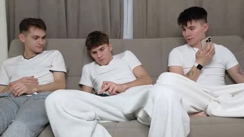 Alex online show from 12-21-25, 05:42