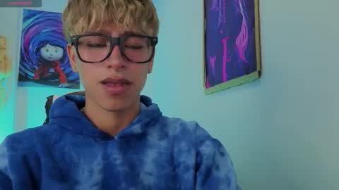 Snapshot of taichi_bluy chatting on 03-13-26, 03:13 taichi online show from 03-13-26, 03:13