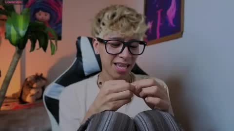 Snapshot of taichi_bluy chatting on 03-26-26, 07:03 taichi online show from 03-26-26, 07:03