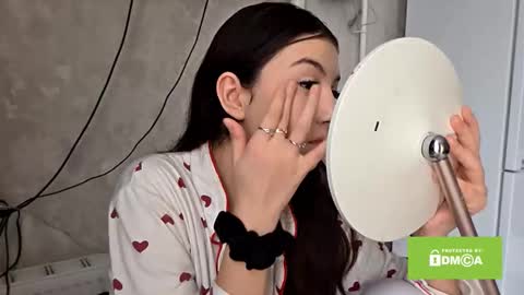 Snapshot of taimcdavitt chatting on 02-18-26, 12:12 Lisss online show from 02-18-26, 12:12