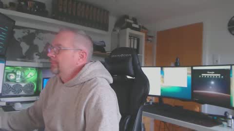 Snapshot of taipan6666 chatting on 01-03-25, 12:30 Oliver online show from 01-03-25, 12:30