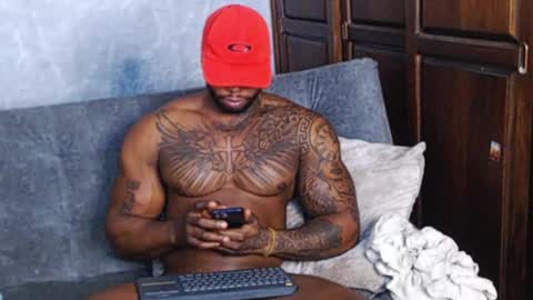 Tairon Tucke online show from 01-29-25, 10:58