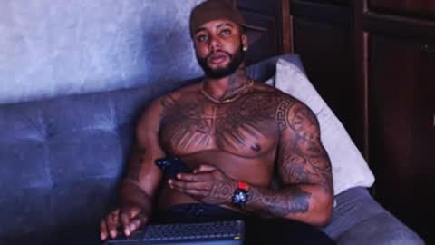 Tairon Tucke online show from 01-31-25, 09:59