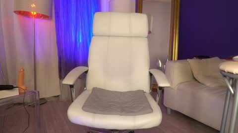 Margo online show from 01-25-25, 11:34