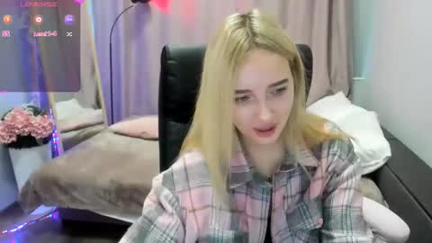 Taisia online show from 04-22-26, 08:06