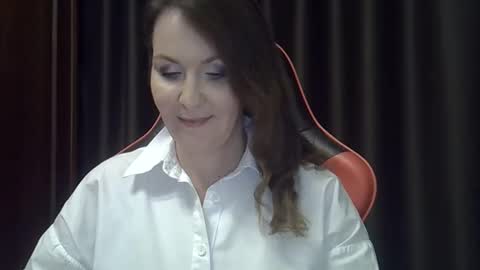 taisialucky77 online show from 10-19-25, 05:02