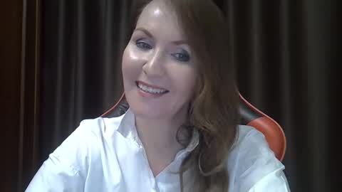 taisialucky77 online show from 10-31-25, 05:25