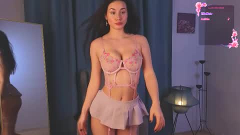 Snapshot of taissa_farmiga chatting on 11-11-25, 04:40 Lizzy online show from 11-11-25, 04:40