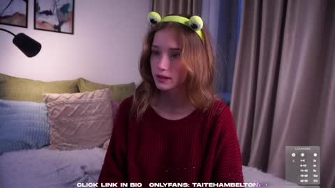 Mia online show from 11-12-25, 01:39