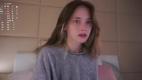 Mia online show from 06-21-26, 05:32