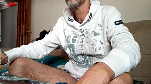 Snapshot of taitotoito chatting on 10-19-25, 10:05 Taitotoito online show from 10-19-25, 10:05