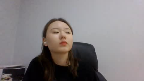 Snapshot of tajuanadelfelder chatting on 11-28-25, 07:22 Lily online show from 11-28-25, 07:22