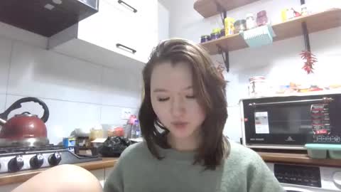 Snapshot of tajuanadelfelder chatting on 12-16-25, 02:55 Lily online show from 12-16-25, 02:55