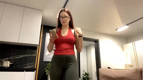 Snapshot of takishadarga chatting on 11-21-25, 12:04 Ayla and Lexi online show from 11-21-25, 12:04