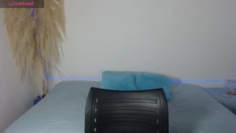 T A L I A online show from 10-16-25, 01:23