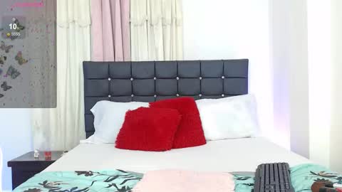 taliana  modelo independiente online show from 11-12-25, 01:39