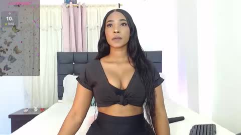 taliana  modelo independiente online show from 12-02-25, 01:55