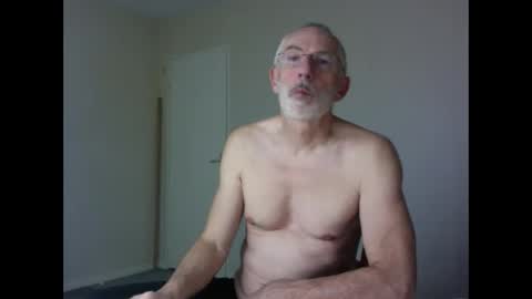 Jack Pierrot online show from 10-22-25, 07:02