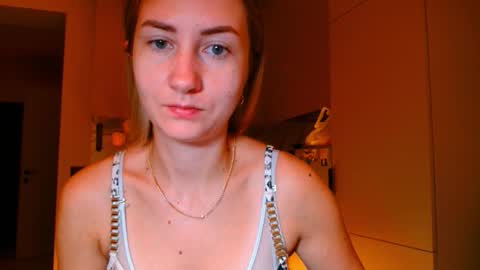  Kira  online show from 11-11-25, 05:40