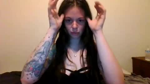 Lily Rhoades online show from 03-20-26, 08:19