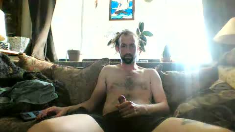Snapshot of tallapple43 chatting on 04-14-26, 07:53 tallapple43 online show from 04-14-26, 07:53