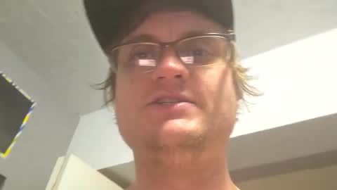 Snapshot of tallgaystud chatting on 05-03-26, 05:46 tallgaystud online show from 05-03-26, 05:46