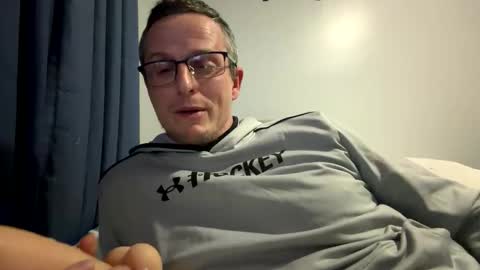 first stream was very fun grateful for every follow and super active chat online show from 04-07-26, 03:07