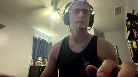 first stream was very fun grateful for every follow and super active chat online show from 06-06-26, 03:50