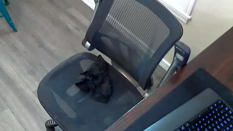 Snapshot of tallslimsmooth chatting on 02-05-26, 06:01 tallslimsmooth online show from 02-05-26, 06:01