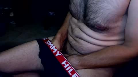 Snapshot of talltannhandsome chatting on 06-04-26, 12:44 talltannhandsome online show from 06-04-26, 12:44