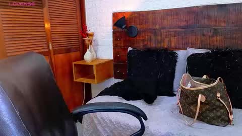    online show from 09-28-25, 04:34