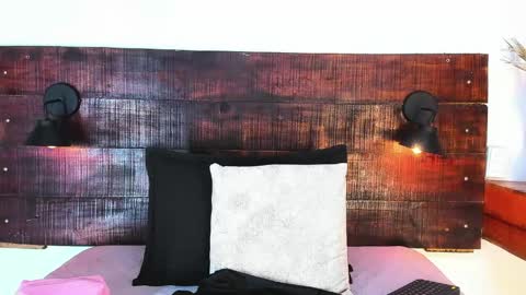    online show from 06-09-26, 11:00