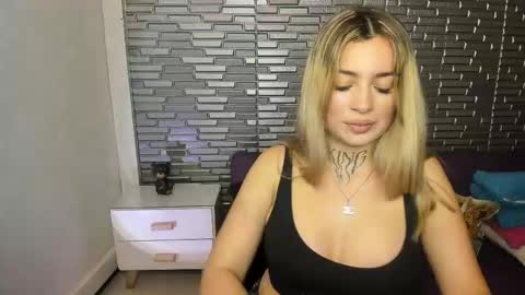 Snapshot of tamara_velezz chatting on 05-08-26, 09:09 Tamara online show from 05-08-26, 09:09
