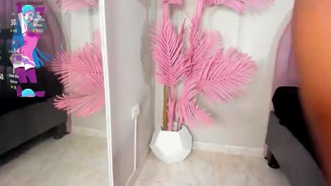 Snapshot of tamaramilleer chatting on 02-09-26, 03:43 tamaramilleer online show from 02-09-26, 03:43