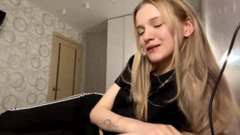 Monica online show from 06-07-26, 06:11