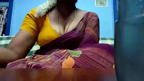 Snapshot of tamilmadhi520 chatting on 06-10-26, 06:07 tamilmadhi520 online show from 06-10-26, 06:07