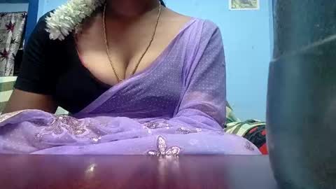 Snapshot of tamilmadhi520 chatting on 06-13-26, 06:44 tamilmadhi520 online show from 06-13-26, 06:44