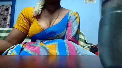 Snapshot of tamilmadhi520 chatting on 06-16-26, 06:38 tamilmadhi520 online show from 06-16-26, 06:38