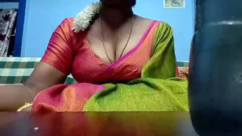 Snapshot of tamilmadhi520 chatting on 06-17-26, 06:53 tamilmadhi520 online show from 06-17-26, 06:53