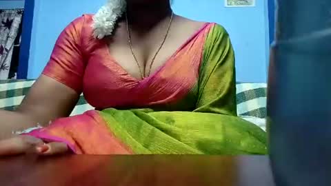 Snapshot of tamilmadhi520 chatting on 07-05-26, 05:42 tamilmadhi520 online show from 07-05-26, 05:42
