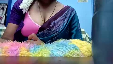 Snapshot of tamilmadhi520 chatting on 07-09-26, 07:56 tamilmadhi520 online show from 07-09-26, 07:56