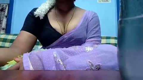 Snapshot of tamilmadhi520 chatting on 07-11-26, 06:10 tamilmadhi520 online show from 07-11-26, 06:10