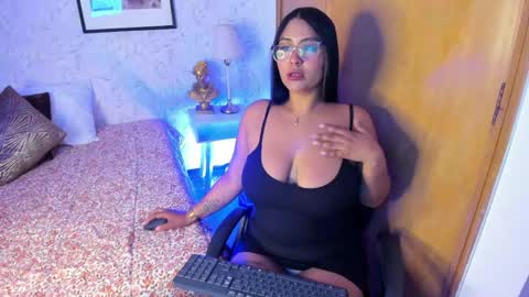 Snapshot of tammara_brm chatting on 05-13-26, 11:51 Tammara online show from 05-13-26, 11:51