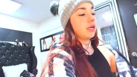 Tammara  online show from 12-22-24, 04:06