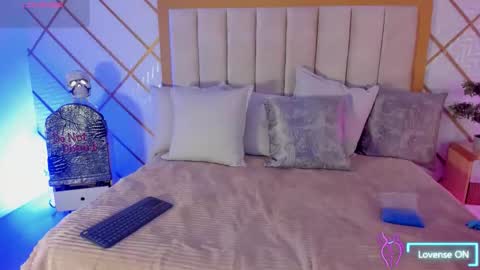 Tamy online show from 10-30-25, 01:40