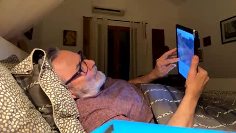 Dominique online show from 01-10-25, 10:46