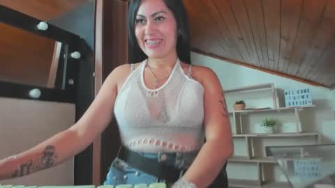 Snapshot of tania_mature chatting on 01-27-25, 10:38 tania online show from 01-27-25, 10:38