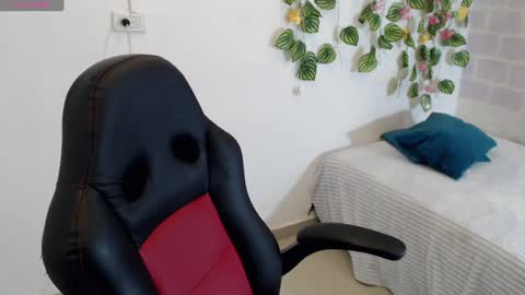 Tania  online show from 01-15-25, 07:55